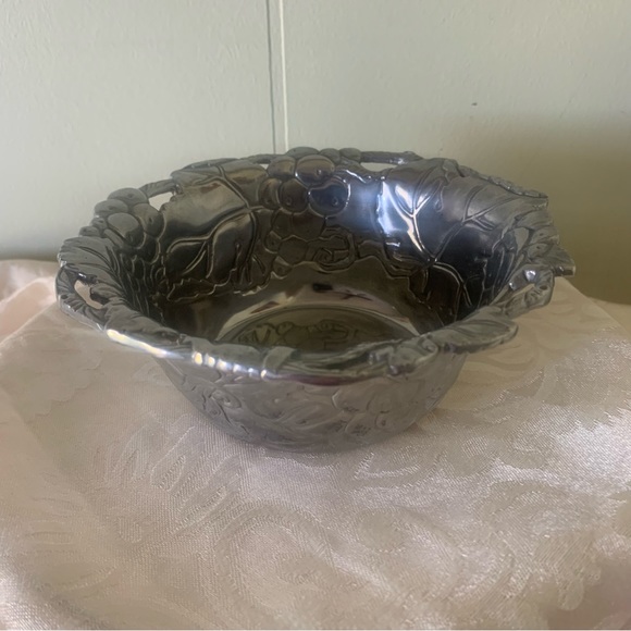 Arthur Court’s Grapevine Nut bowl - Picture 13 of 14